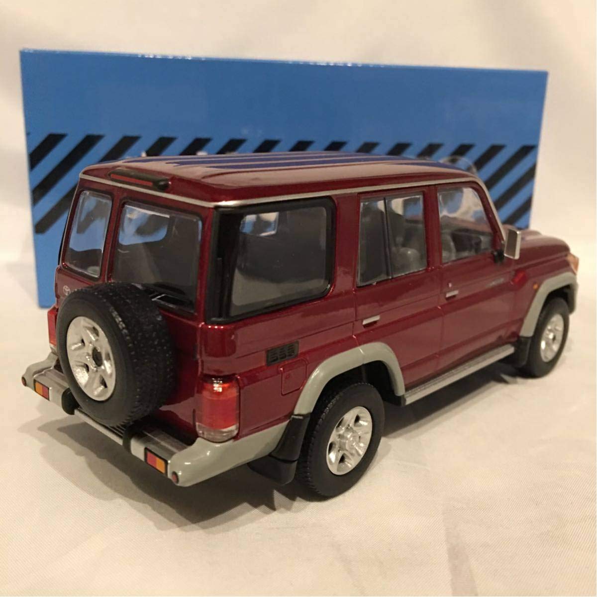 Amazon | 非売品 1/30 ミニカー ランドクルーザー70 カラーサンプル